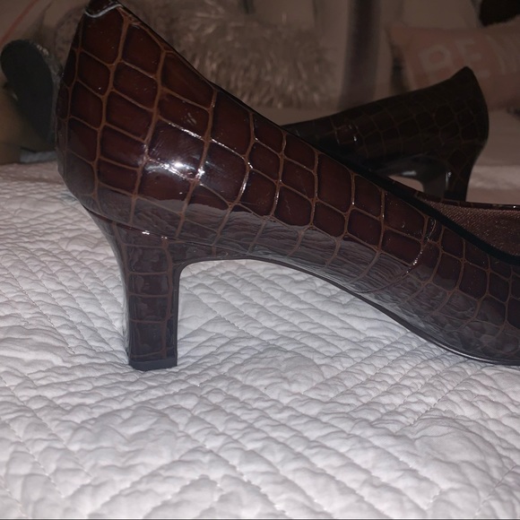 NORDSTROM brand size 11.5 faux crocodile brown leather heel brand new not worn - Picture 7 of 13